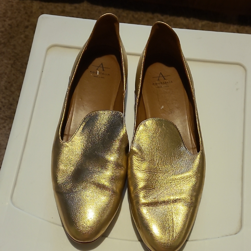 Aquatalia Gold Metallic Flats Sleek Design
